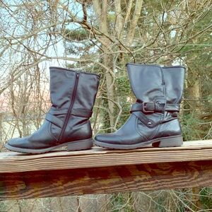 Baretraps size 8.5 boots